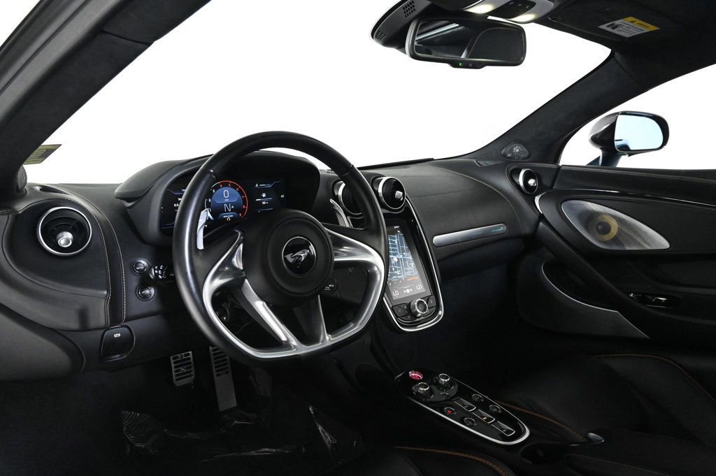 Used 2023 McLaren GT image 9
