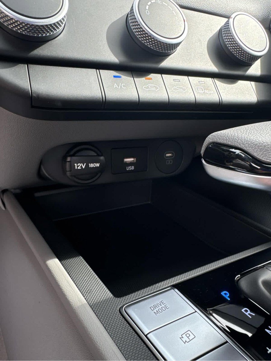 New 2026 Hyundai Elantra SE FWD image 31