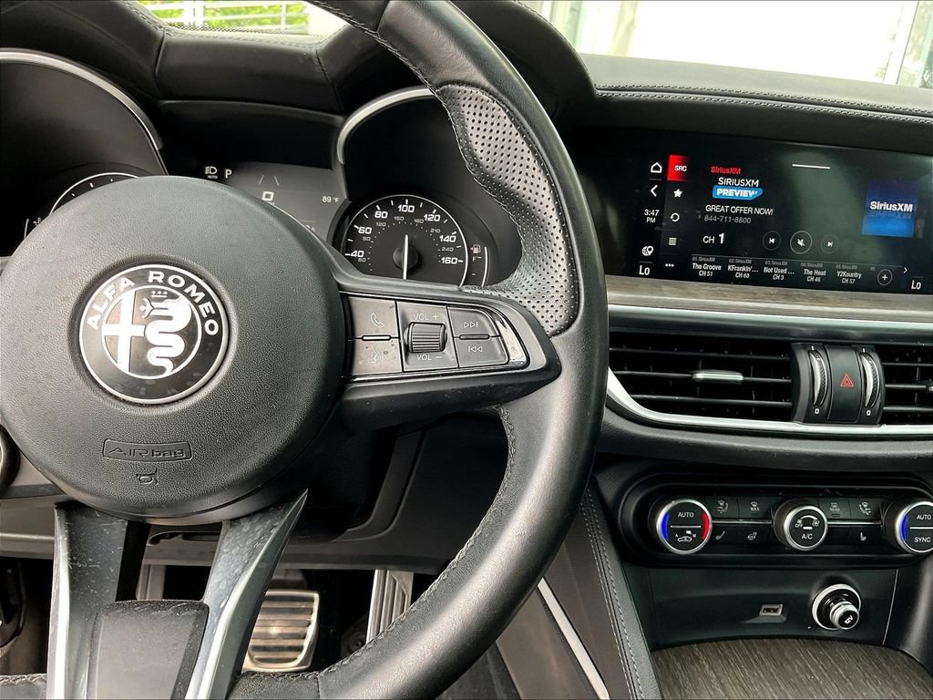 Used 2023 Alfa Romeo Stelvio Ti AWD/4WD image 12
