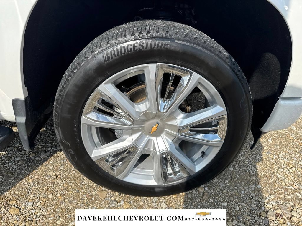 Used 2025 Chevrolet Silverado 1500 High Country w/ High Country Premium Package AWD/4WD image 44