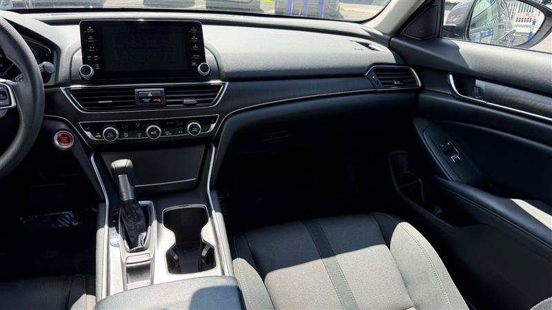 Used 2018 Honda Accord EX image 19