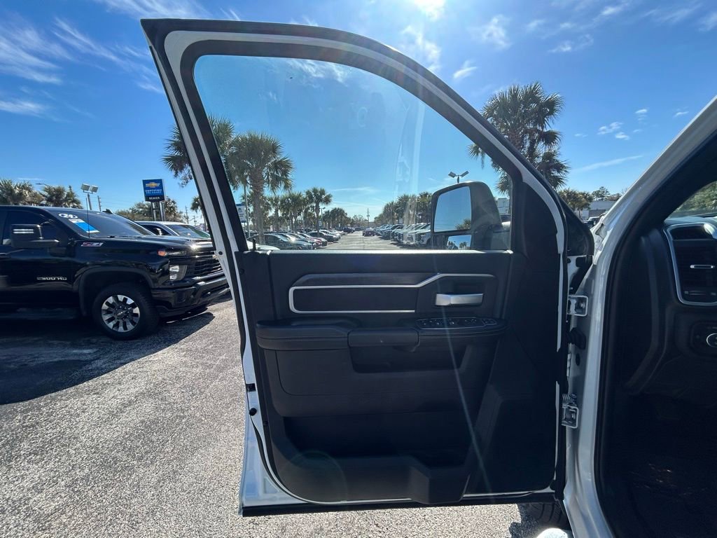 Used 2024 RAM 3500 Big Horn image 28