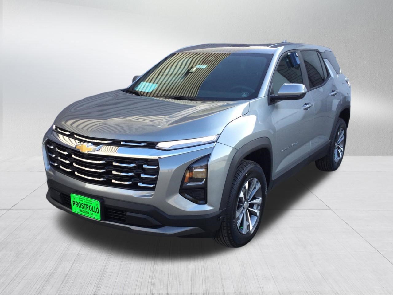 New 2026 Chevrolet Equinox LT w/ Convenience Package II AWD/4WD image 2