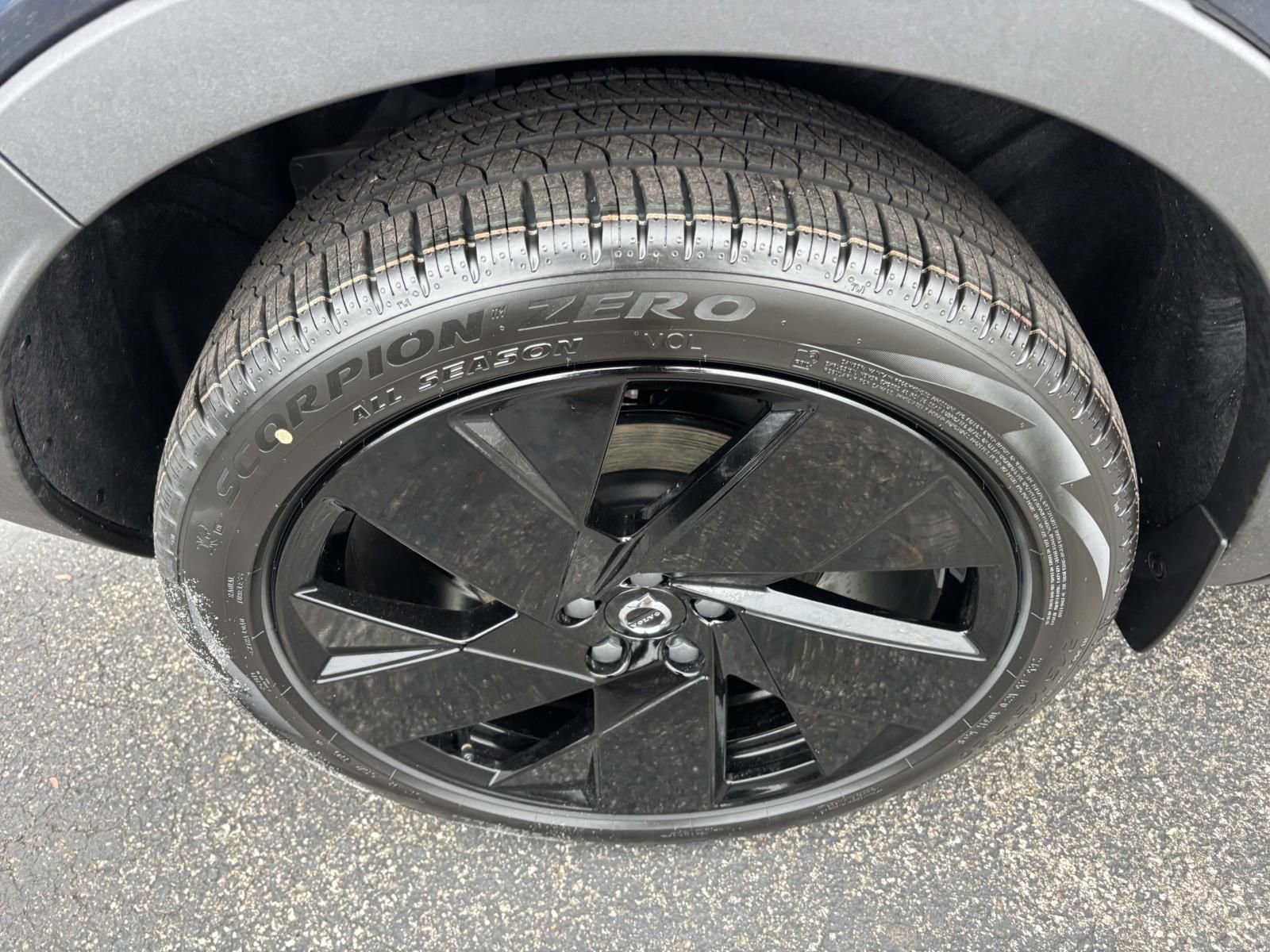 New 2026 Volvo XC40 B5 Ultra w/ Protection Package Premier image 10