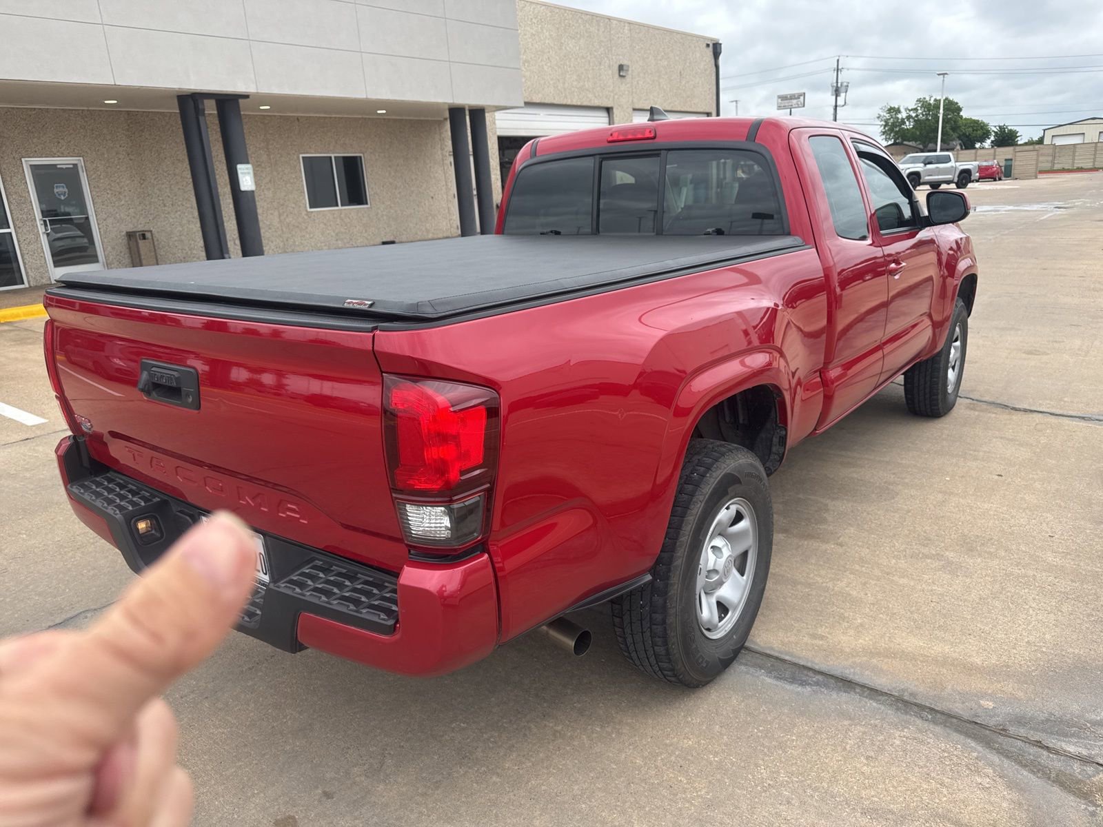 Used 2018 Toyota Tacoma SR w/ SR Convenience Package RWD image 5