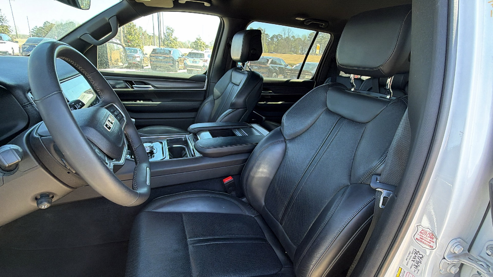 Used 2023 Jeep Wagoneer Series III w/ Preferred Equipment Group image 17