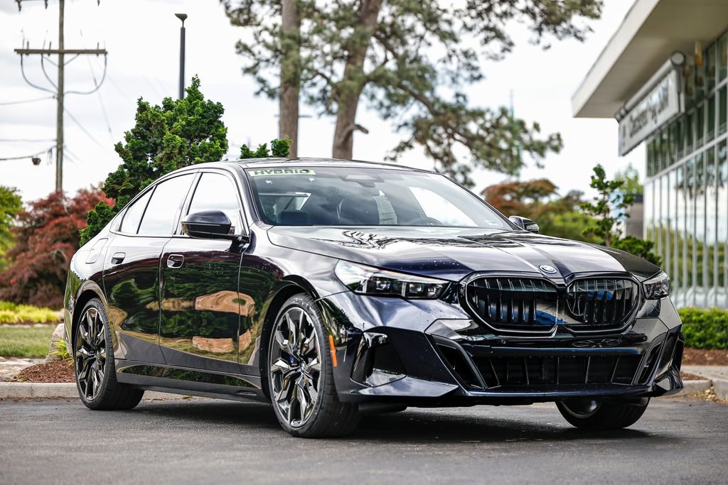 New 2026 BMW 550e xDrive w/ Executive Package AWD/4WD image 1