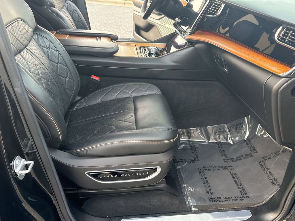 Used 2022 Jeep Grand Wagoneer Series III w/ Rear Seat Video Group 1 image 27