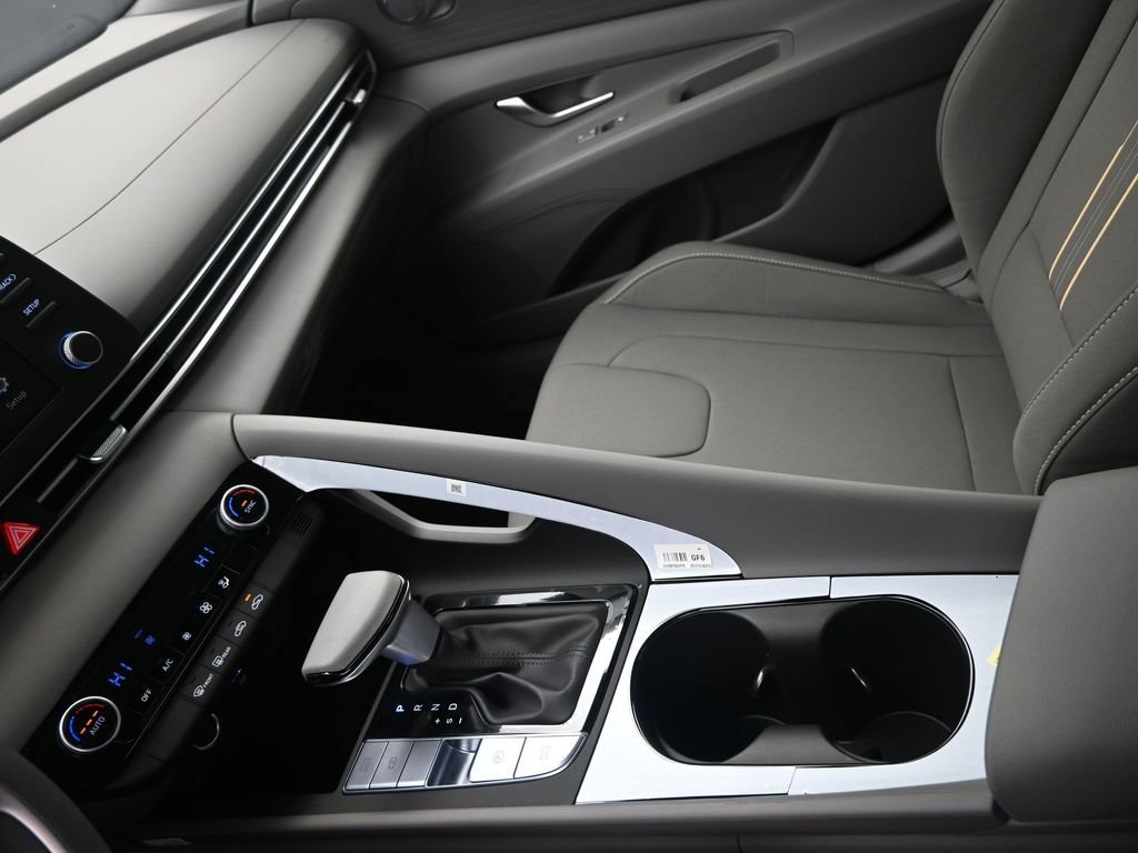 New 2026 Hyundai Elantra Blue image 19