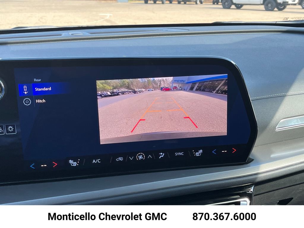 New 2026 Chevrolet Traverse LT w/ LPO, Floor Liner Package FWD image 17