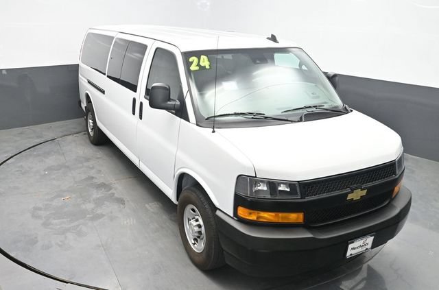 Used 2024 Chevrolet Express 3500 LS RWD image 23