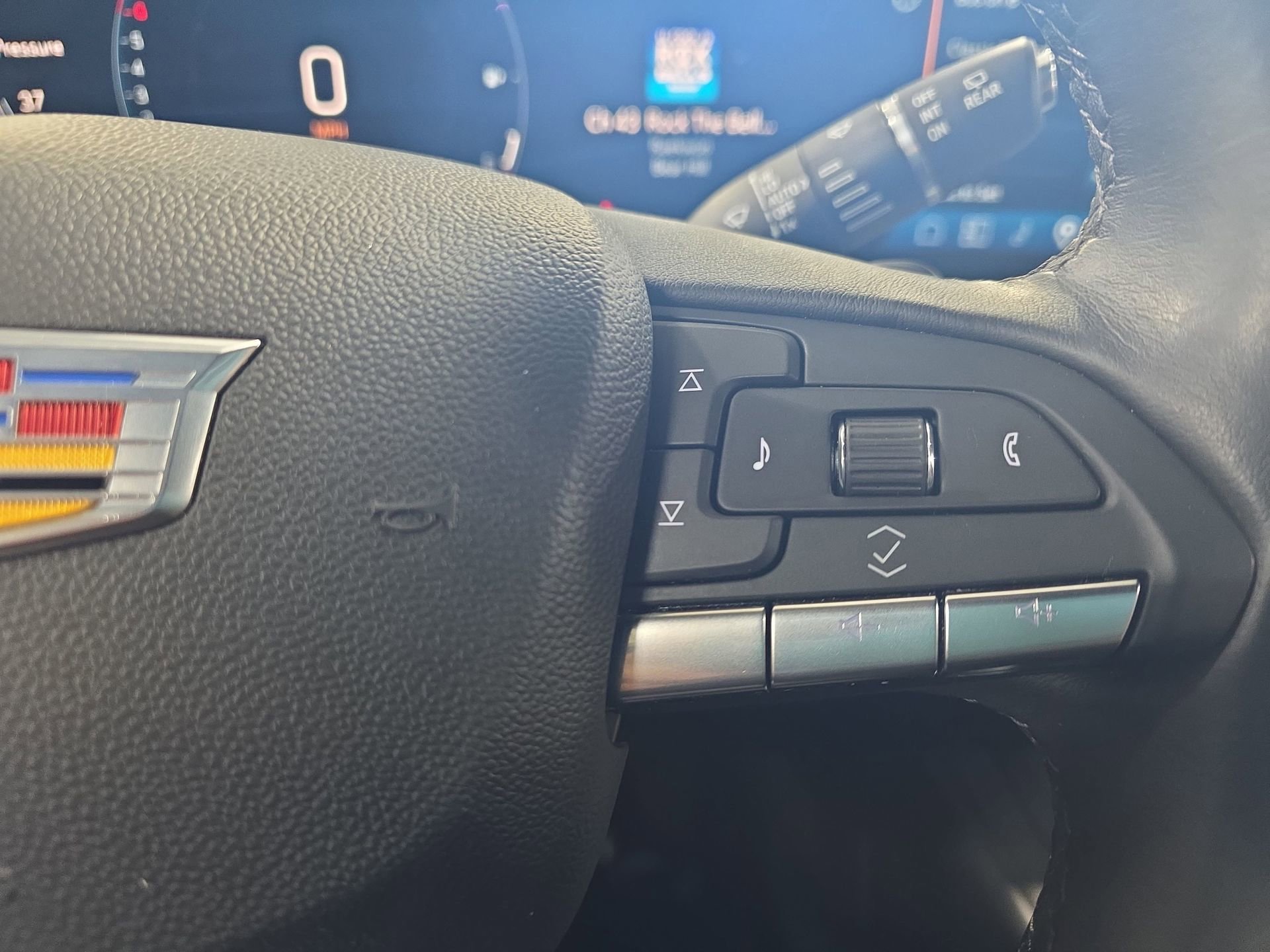 Used 2025 Cadillac XT4 Premium Luxury FWD image 18