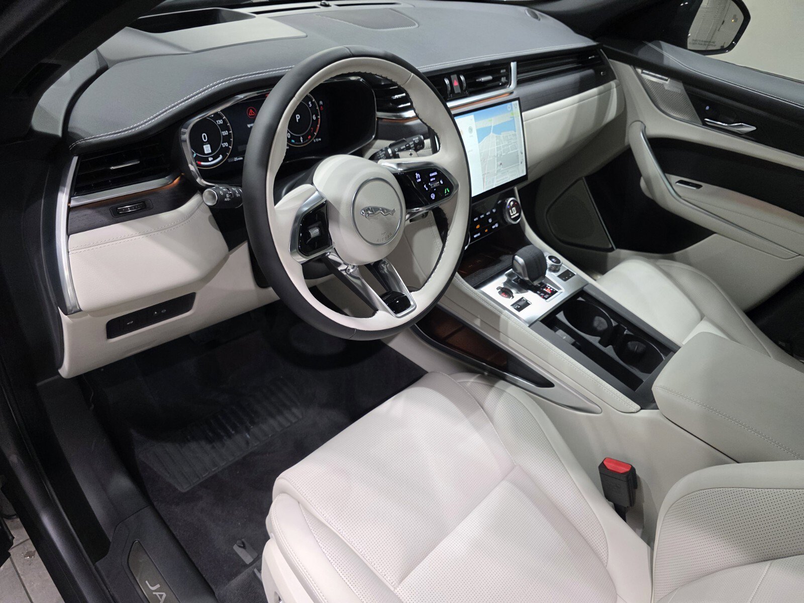 New 2026 Jaguar F-PACE R-Dynamic S AWD/4WD image 7