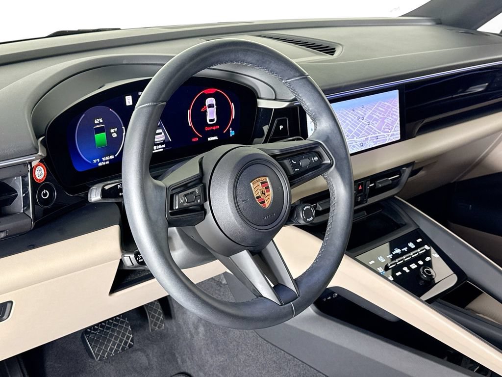 Certified 2025 Porsche Macan Electric RWD image 20
