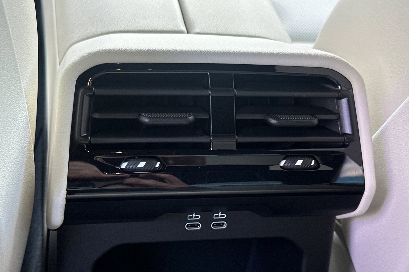 Certified 2024 BMW 530i w/ Premium Package RWD image 16