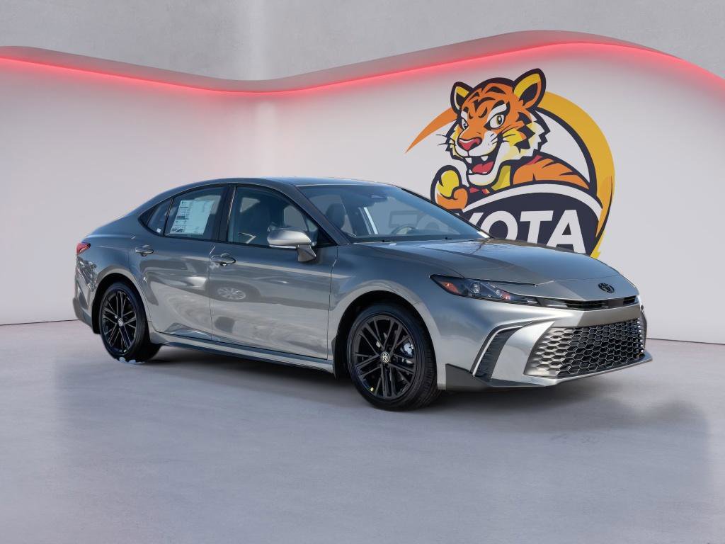Used 2026 Toyota Camry SE FWD image 5