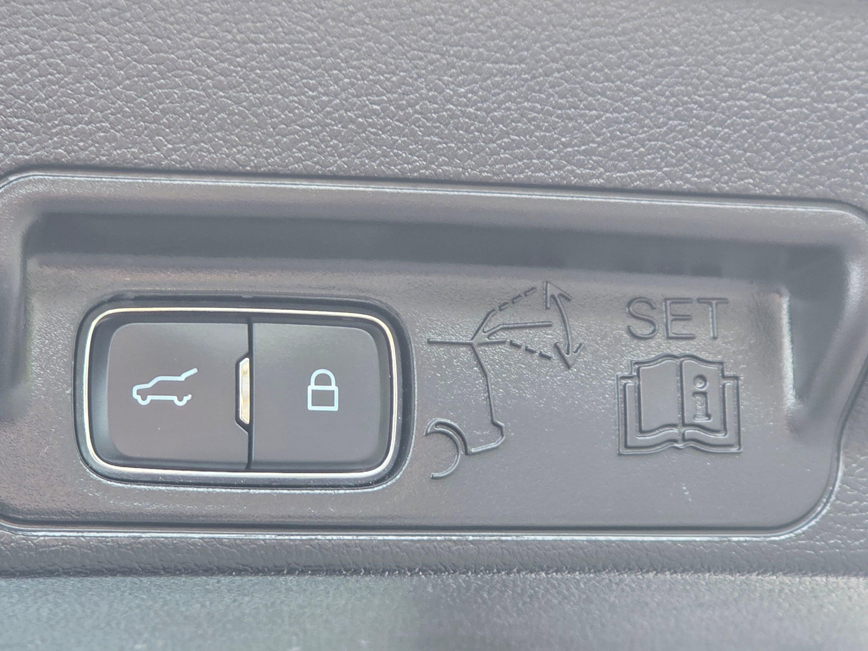 Used 2021 Ford Explorer Platinum w/ Equipment Group 601A image 25