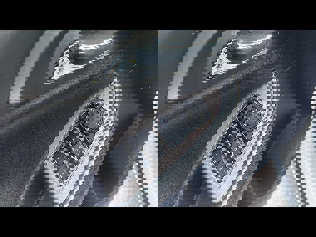 Used 2024 Chevrolet Malibu LT w/ Sport Edition image 8