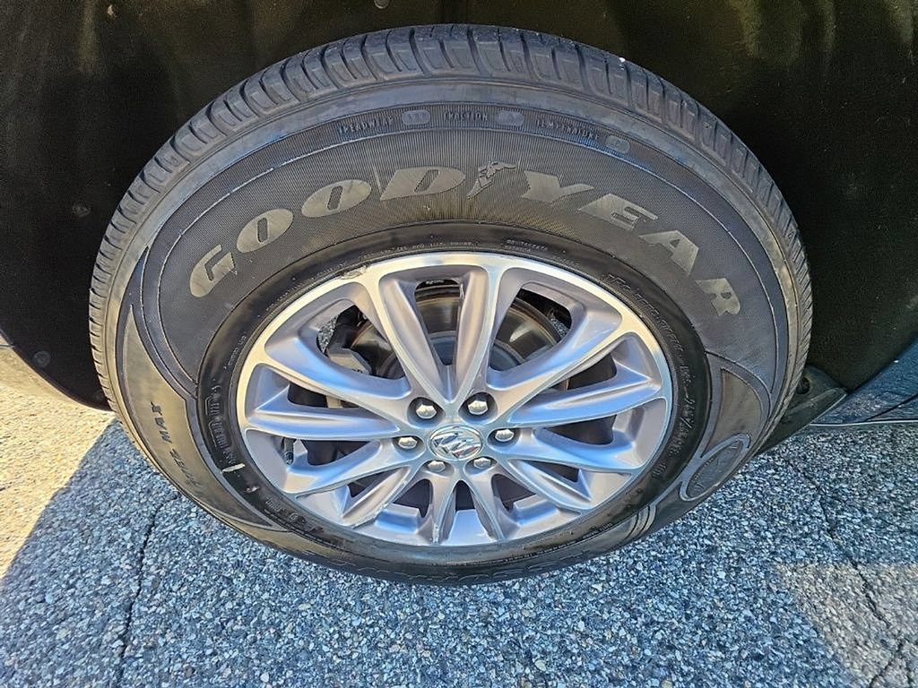 Used 2023 Buick Enclave Essence AWD/4WD image 35