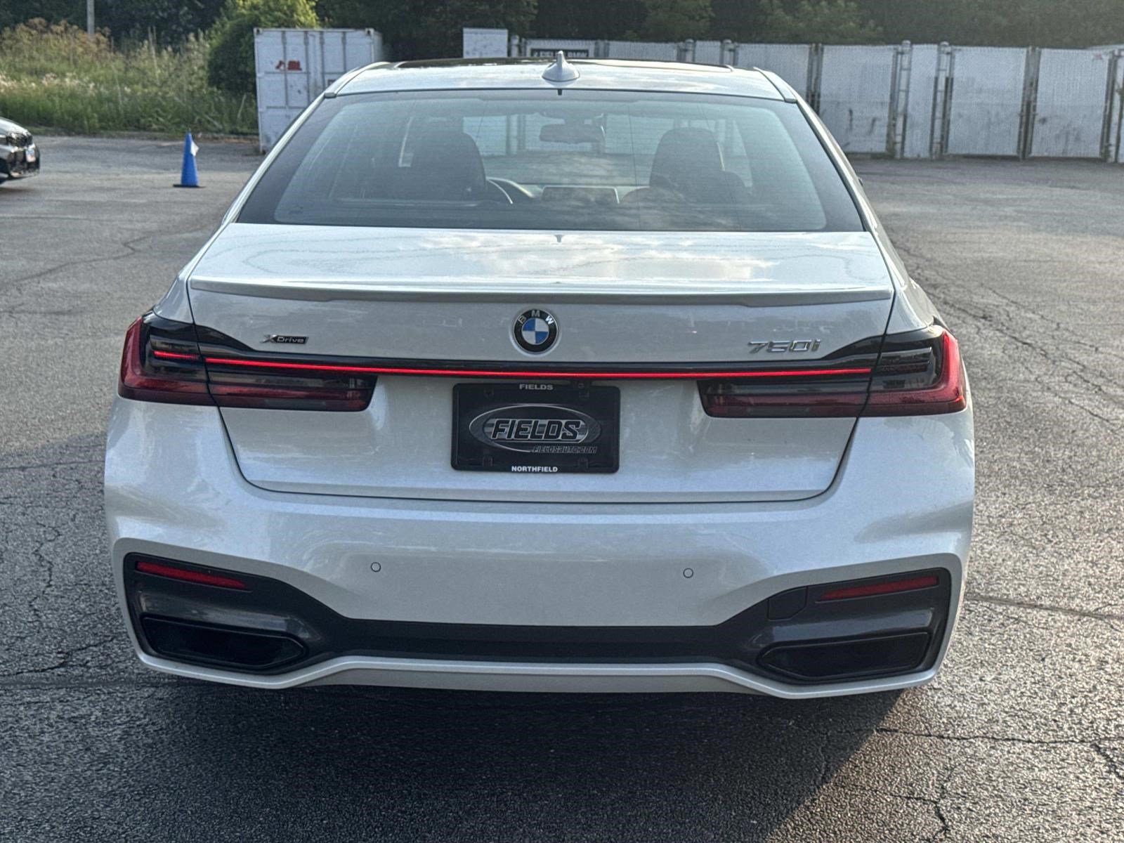 Used 2020 BMW 750i xDrive w/ Executive Package AWD/4WD image 14
