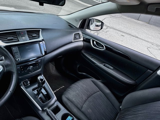 Certified 2019 Nissan Sentra SV FWD image 17
