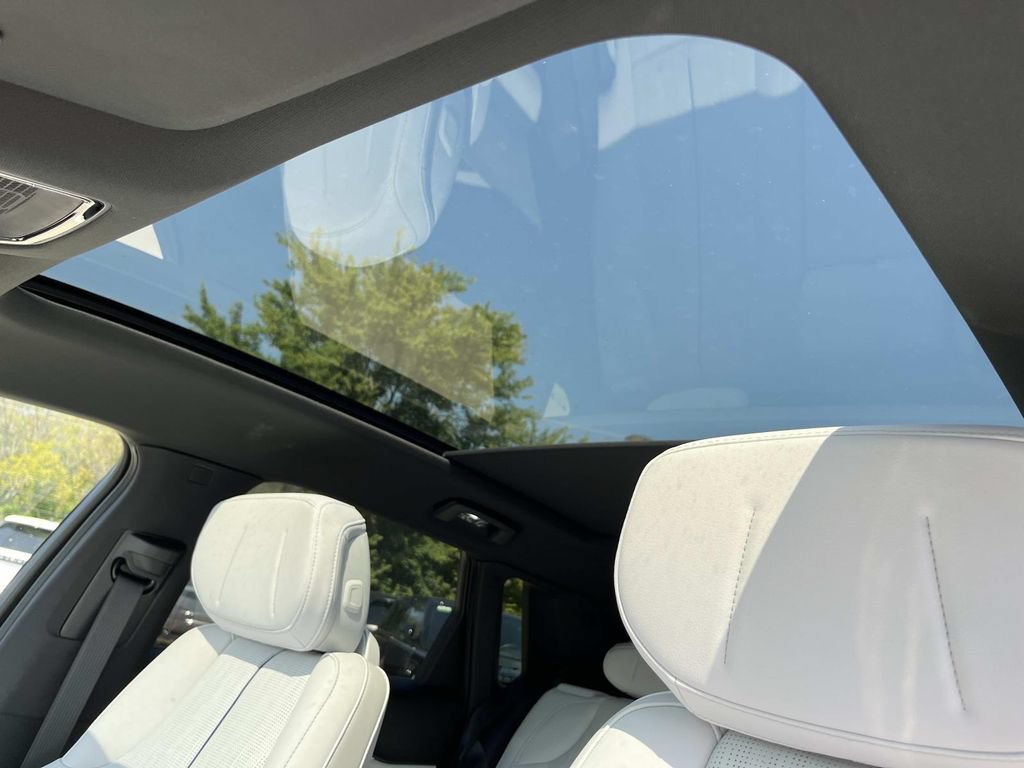 New 2026 Cadillac Lyriq Luxury AWD/4WD image 20