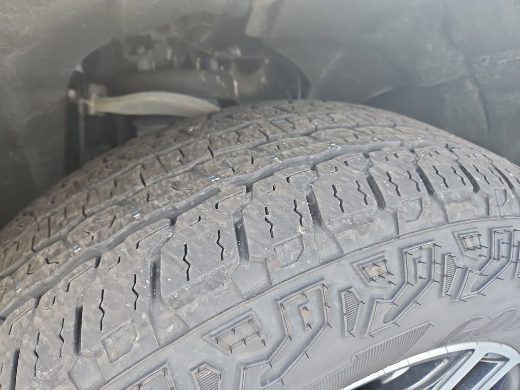 Used 2024 GMC Yukon XL AT4 w/ AT4 Premium Plus Package image 29