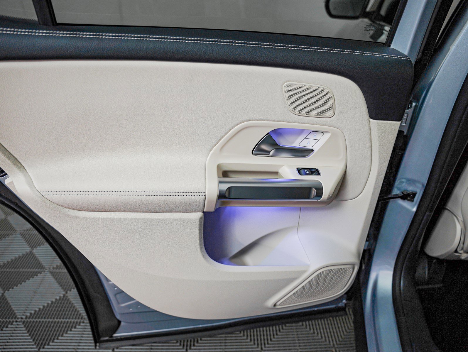 New 2025 Mercedes-Benz GLB 250 4MATIC image 24