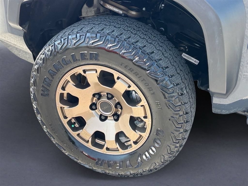 Used 2024 Toyota Tacoma 4x4 Double Cab Hybrid image 10