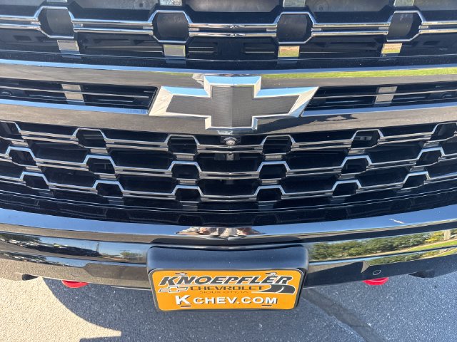 Used 2024 Chevrolet Tahoe Z71 w/ Z71 Off-Road Package AWD/4WD image 32