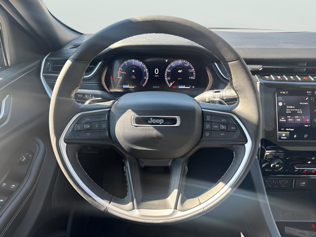 Used 2023 Jeep Grand Cherokee Altitude image 23