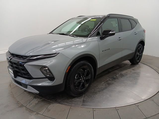 New 2026 Chevrolet Blazer LT w/ Midnight/Sport Edition image 3