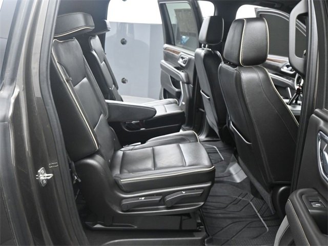 Used 2021 Chevrolet Suburban Premier w/ Premium Package image 22