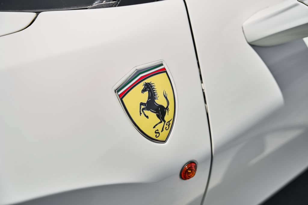 Used 2018 Ferrari 488 GTB RWD image 8