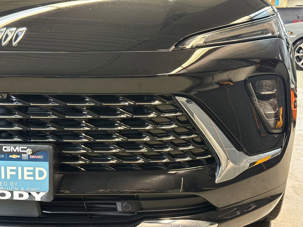 Certified 2025 Buick Envision Avenir image 11