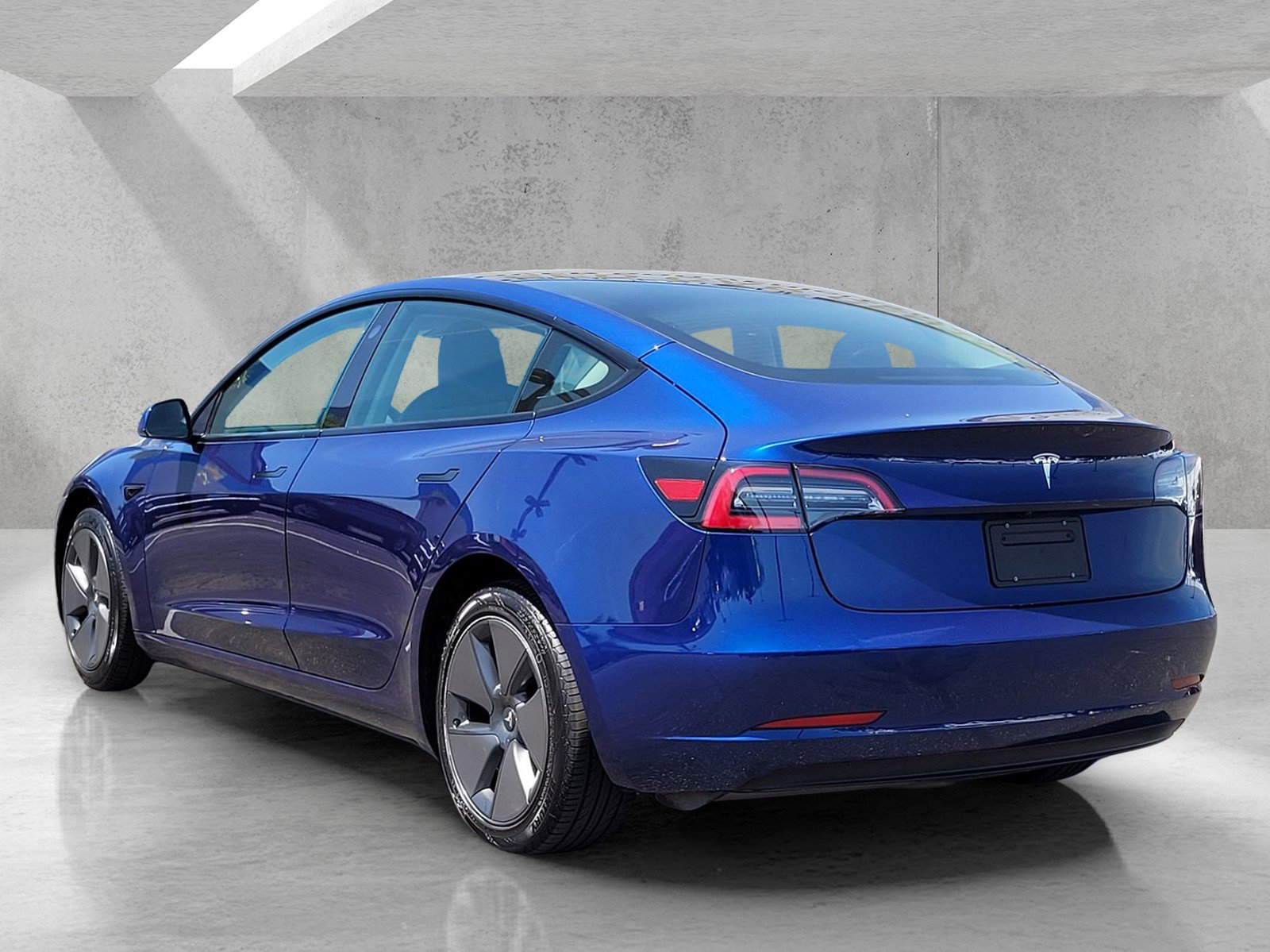 Used 2023 Tesla Model 3 Standard Range image 6