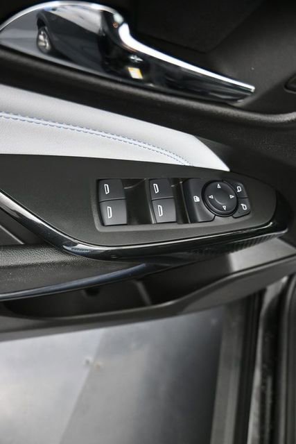 Used 2025 Chevrolet Trax LT w/ LT Convenience Package image 4