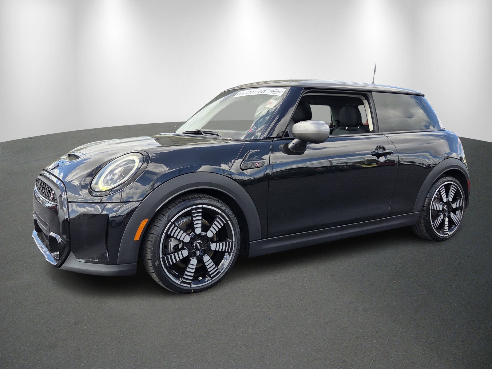 Used 2023 MINI Cooper S image 3