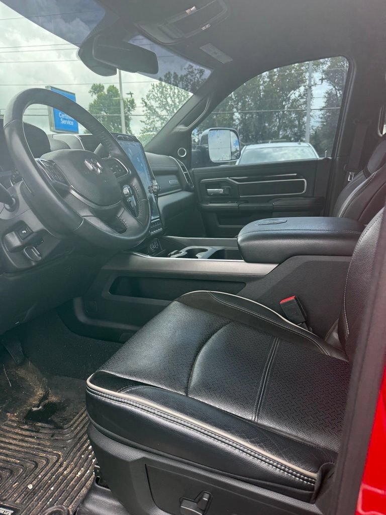 Used 2022 RAM 2500 Laramie AWD/4WD image 3