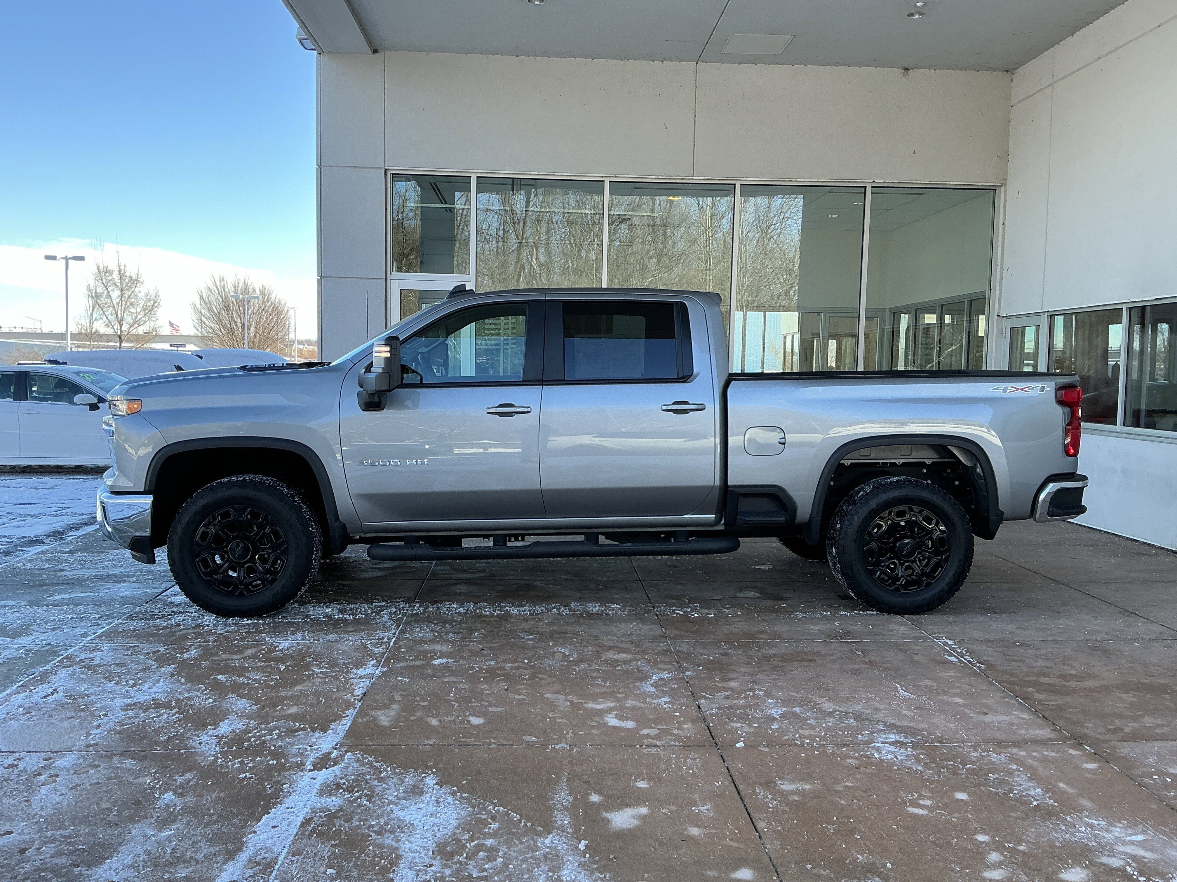 Used 2025 Chevrolet Silverado 3500 LT w/ Convenience Package image 19