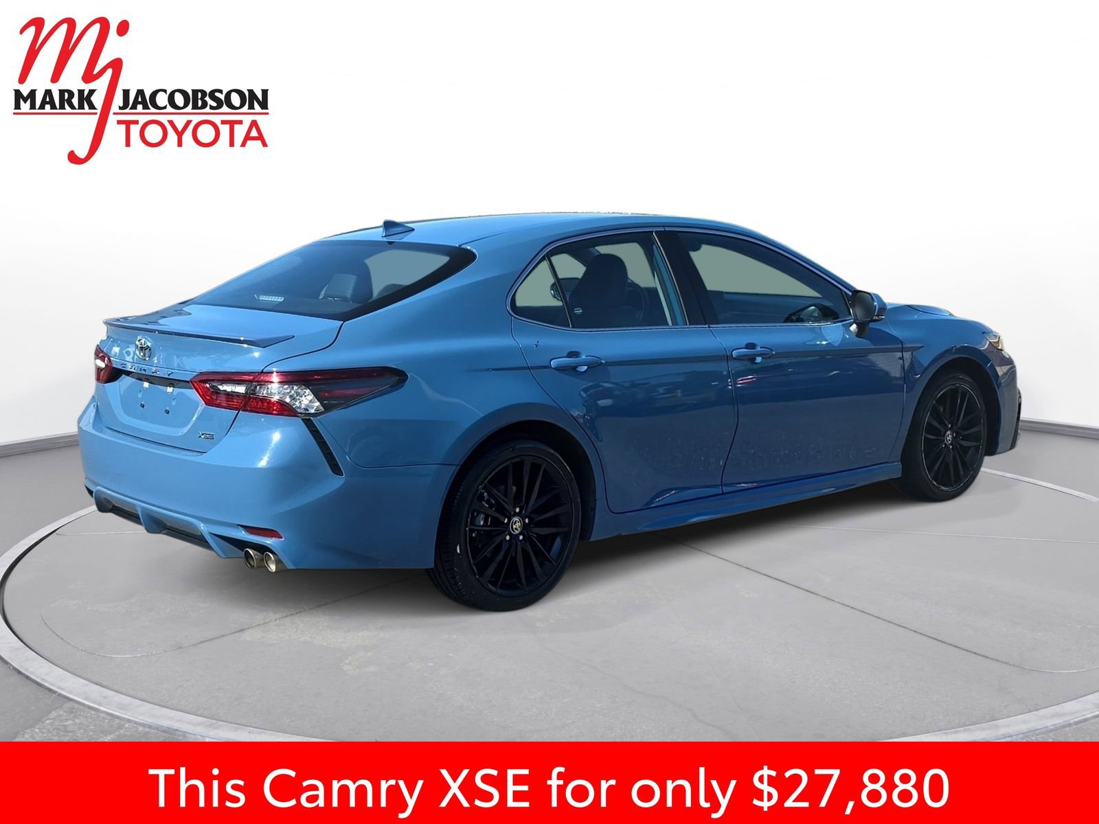 Used 2024 Toyota Camry XSE FWD image 9