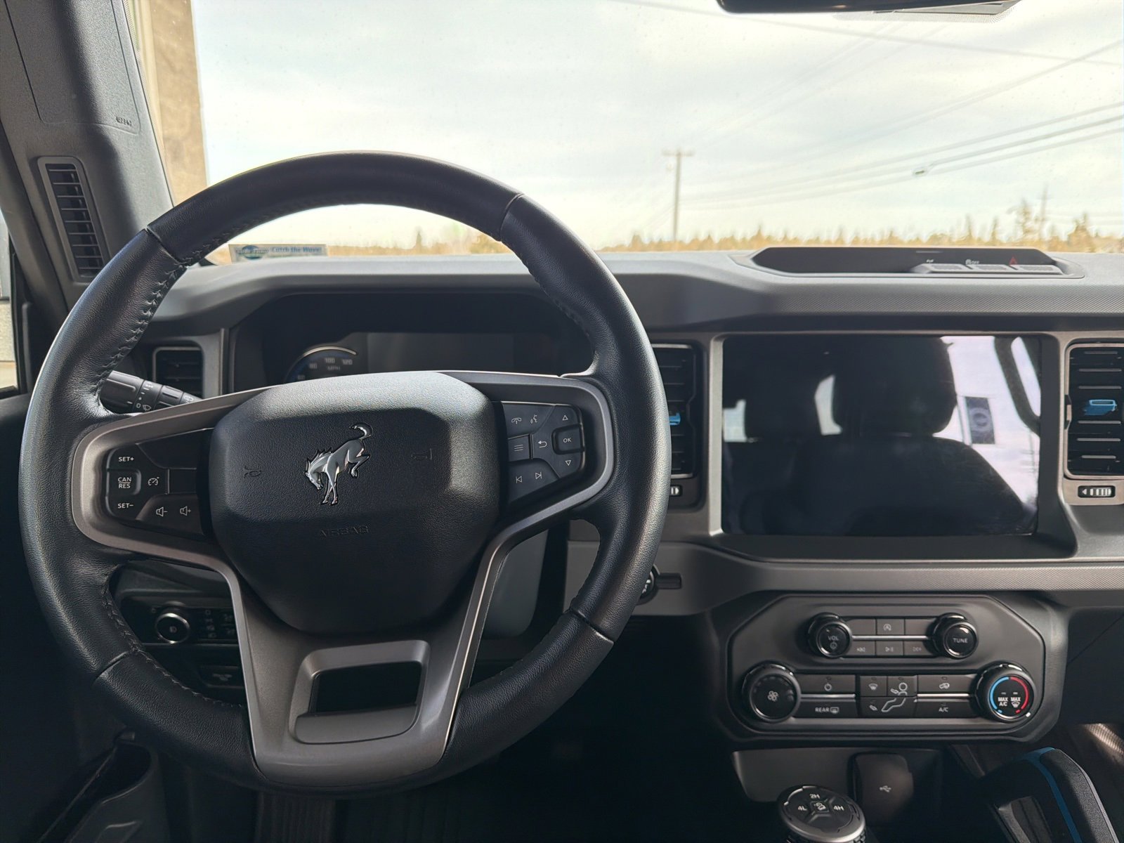 Used 2024 Ford Bronco Black Diamond image 11