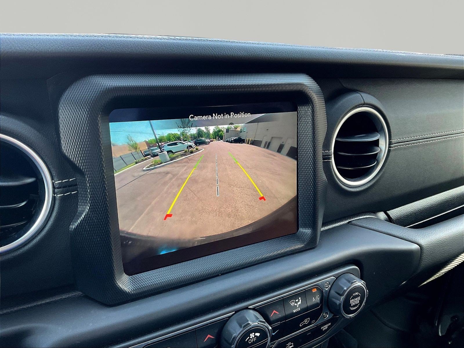 Used 2023 Jeep Wrangler Unlimited Sahara AWD/4WD image 14