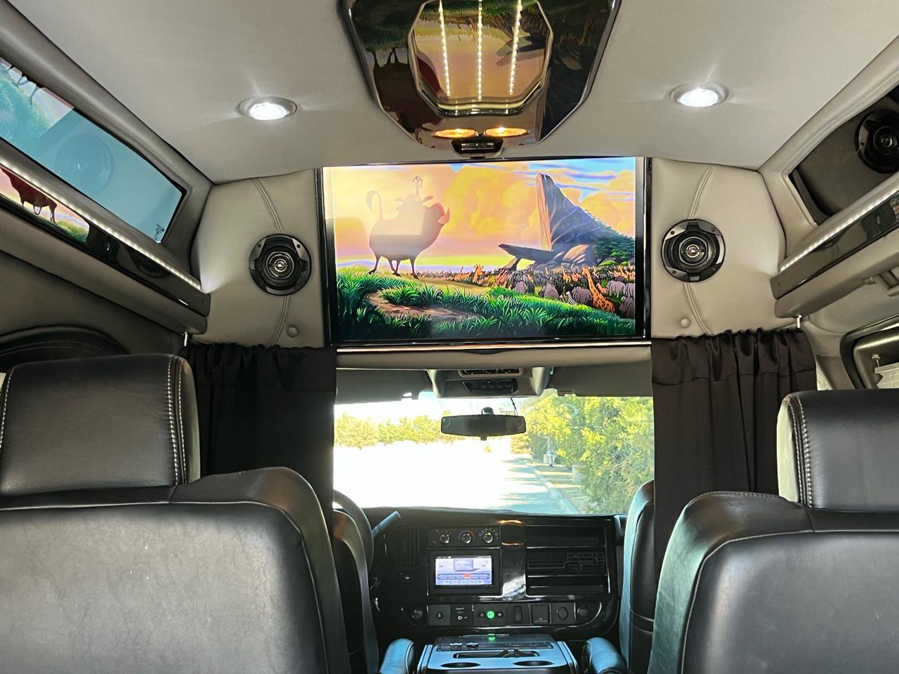 Used 2017 Chevrolet Express 2500 image 33