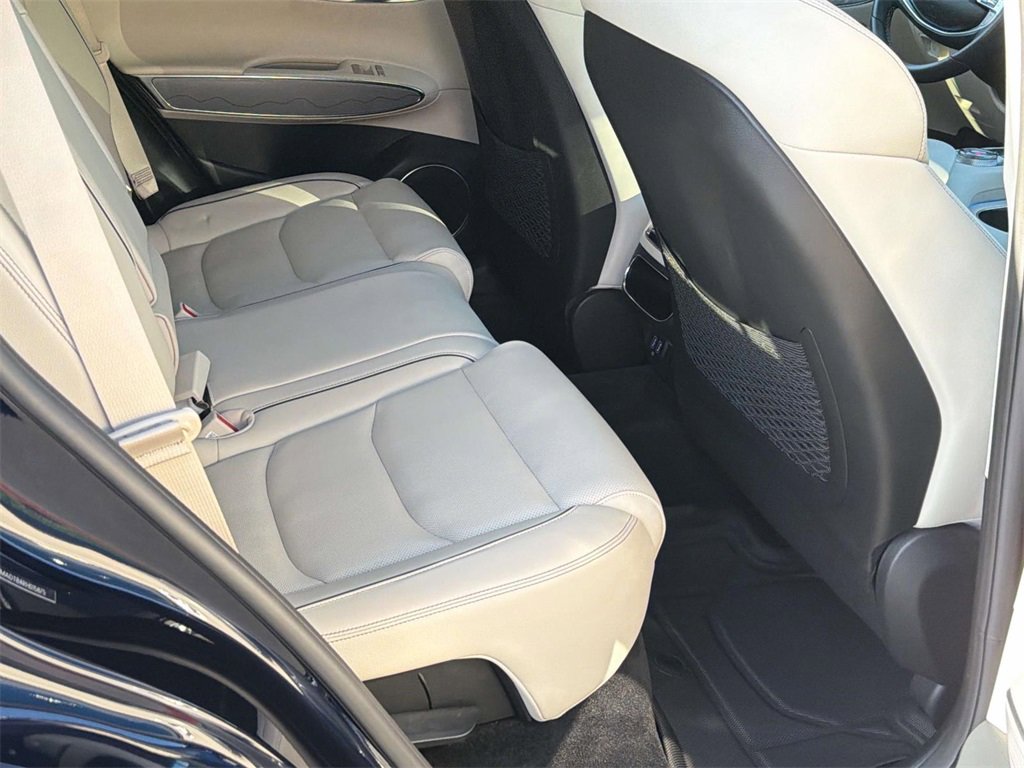 Used 2024 Genesis GV70 2.5T w/ Advanced Package image 29