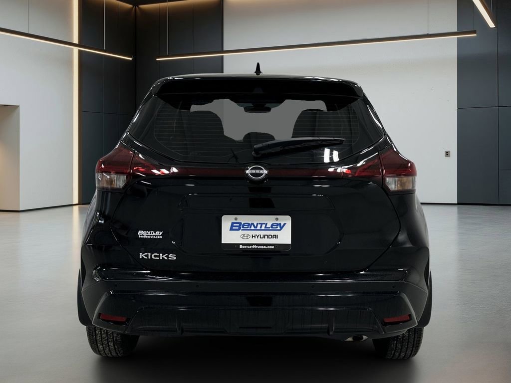 Used 2024 Nissan Kicks S FWD image 5
