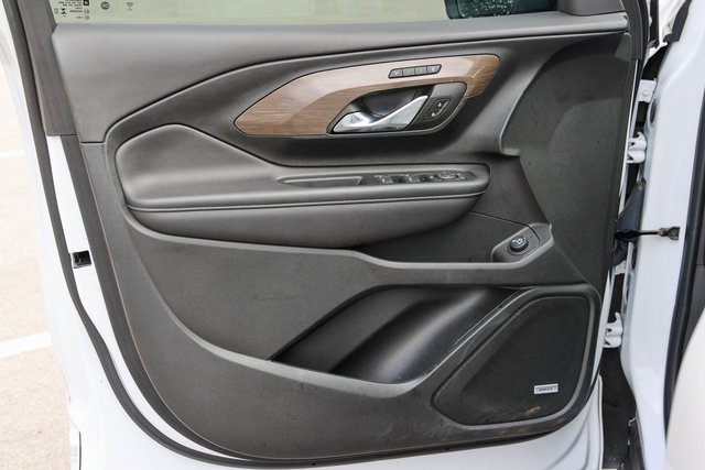 Used 2023 GMC Terrain Denali w/ Denali Premium Package image 11