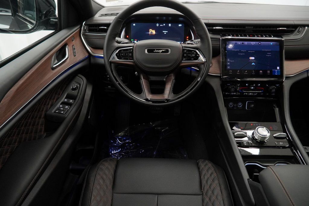 New 2025 Jeep Grand Cherokee L Summit w/ Obsidian Package image 22