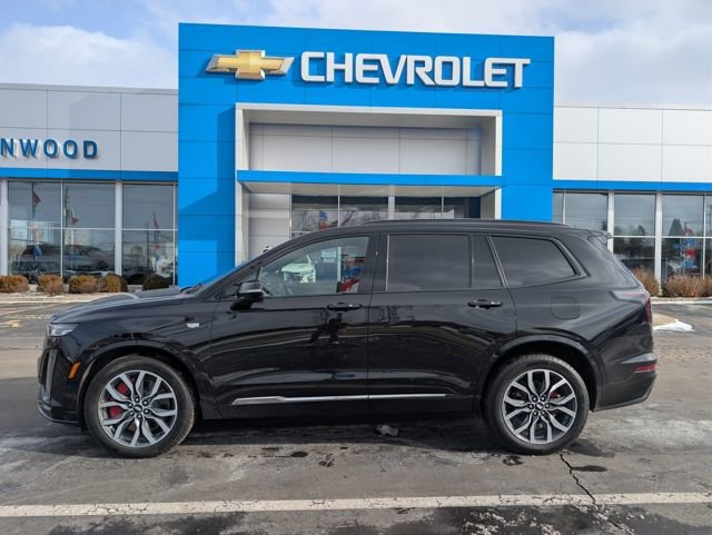 Used 2024 Cadillac XT6 Sport w/ Technology Package image 2