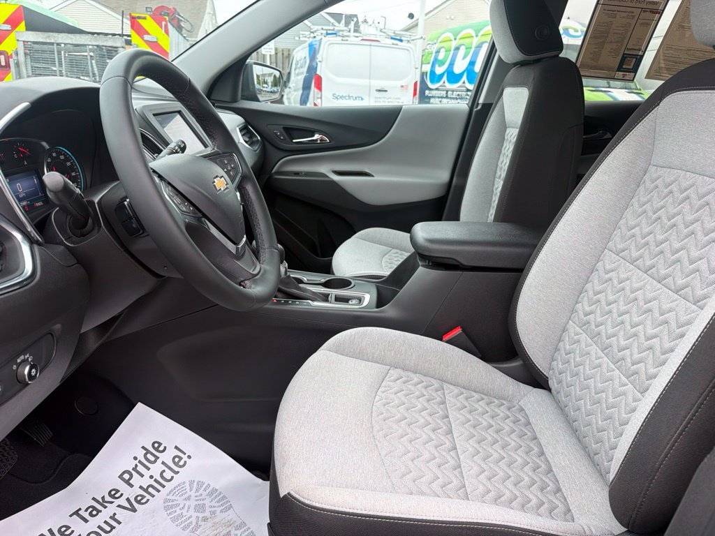 Used 2023 Chevrolet Equinox LT w/ Driver Convenience Package FWD image 28